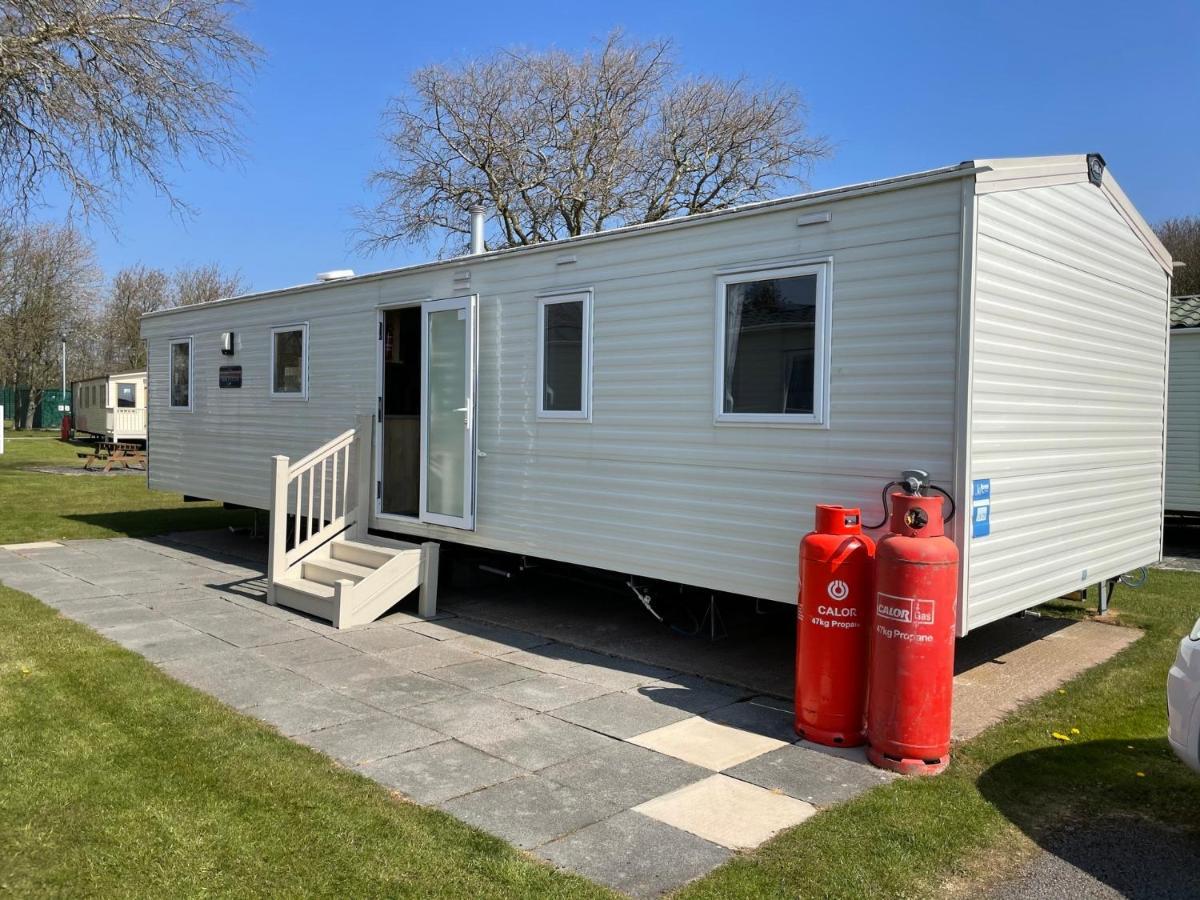 Beautiful 3-Bed Caravan Situated On Lakeland Haven Grange-over-Sands Екстериор снимка